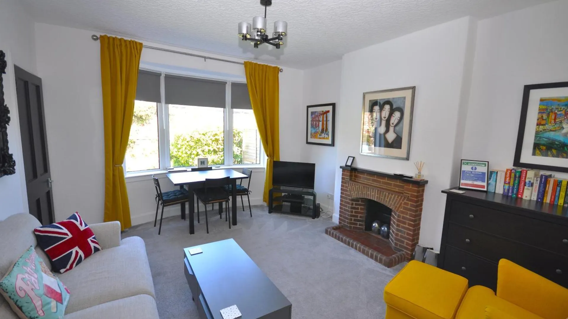 Cosy 2 Bed Bungalow With Garden And Free Parking Эдинбург