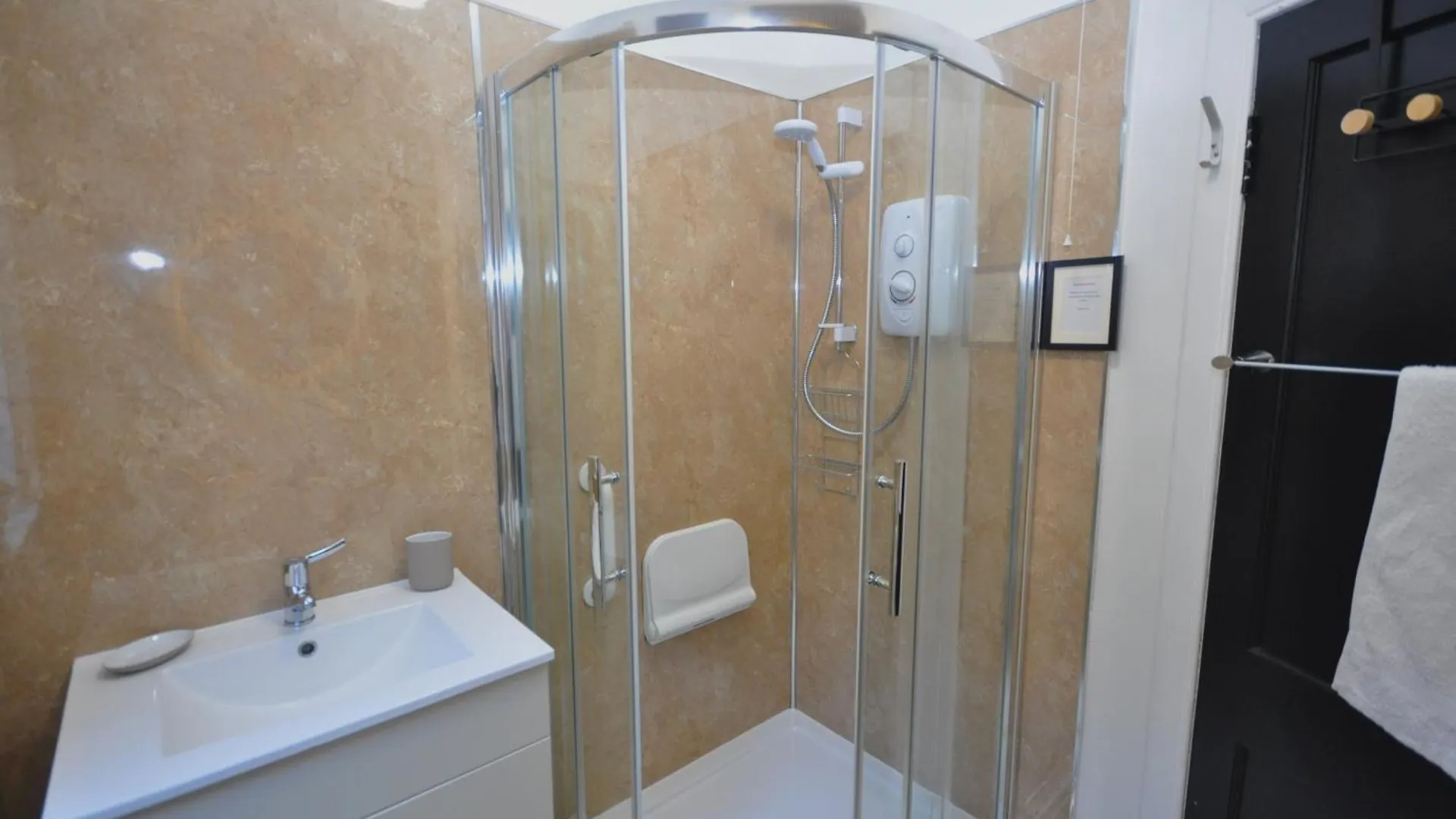 Cosy 2 Bed Bungalow With Garden And Free Parking Edinburgh